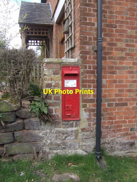 Photo 6"x4" Victorian Postbox Outlands c2010