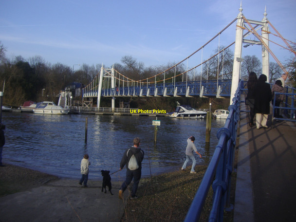 Photo 6"x4" Teddington footbridge Teddington\/TQ1670 c2010