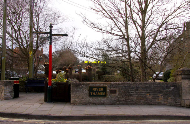 Photo 6"x4" The Town Bridge in Cricklade Cricklade c2010