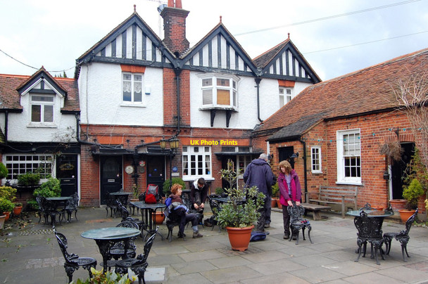Photo 6"x4" The Essex Way 12: The Green Man Toot Hill\/TL5102 c2010