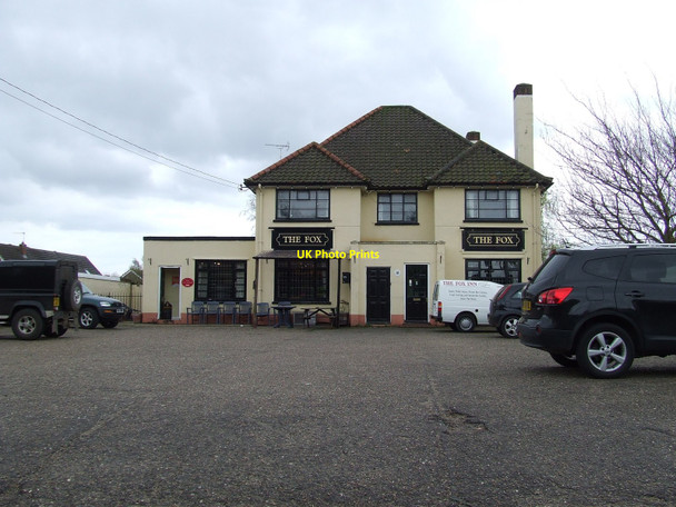 Photo 6"x4" The Fox Honington\/TL9174 c2010