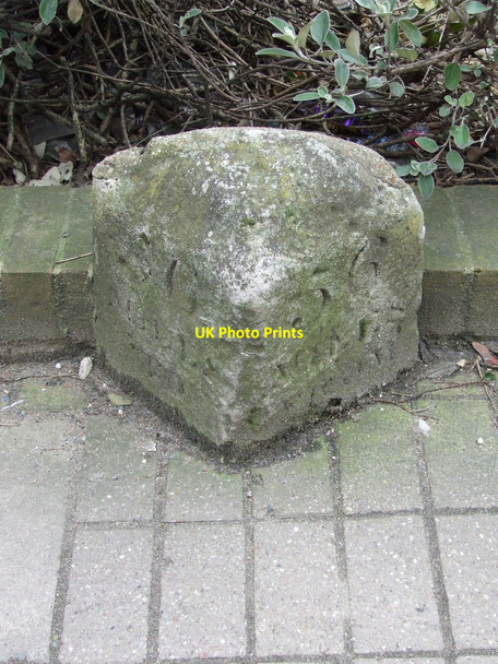 Photo 6"x4" Old Milestone Sudbury\/TL8741 c2010