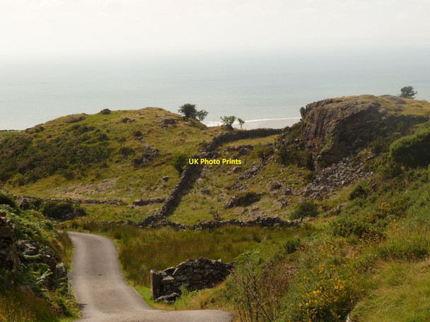 Photo 6"x4" Road across Daran Arthog c2009