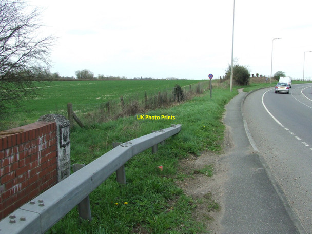 Photo 6"x4" Old Milepost Hauxton c2010