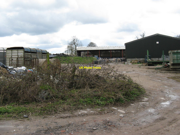Photo 6"x4" Farmyard, possibly part of Coltstaple Farm or Parson's Farm Southwater Street c2010