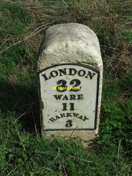 Photo 6"x4" Old Milestone Anstey\/TL4032 c2010