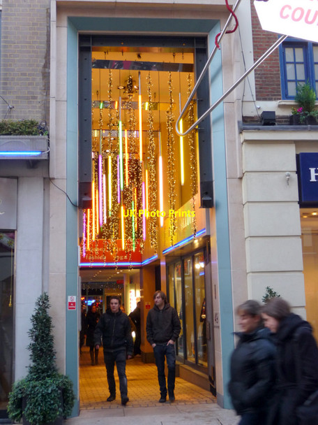 Photo 6"x4" Entrance to Building in Carnaby Street, London W1 Westminster c2009