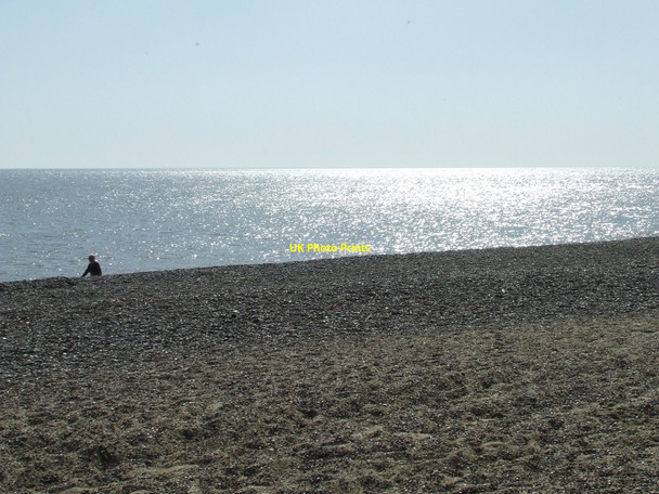 Photo 6"x4" Sky, Sea, Shimmer and Shingle Eastbridge\/TM4566 c2010