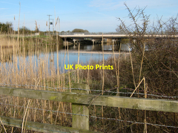 Photo 6"x4" The Huntspill River and Sloway Bridge Huntspill c2010