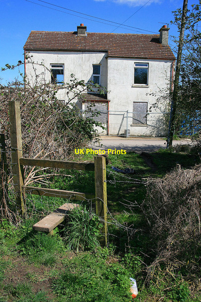 Photo 6"x4" Empty House and Stile Gloucester c2010