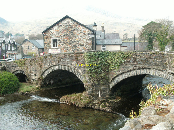 Photo 6"x4" The A 498 crosses Afon Colwyn at Beddgelert Beddgelert c2010
