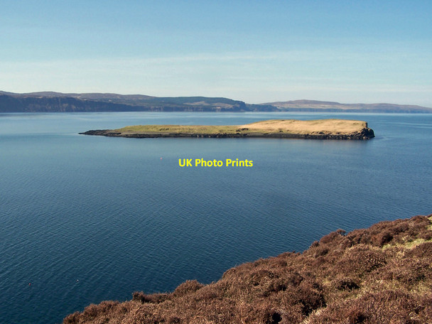 Photo 6"x4" Eilean M\u00c3\u00b2r, Loch Greshornish Cuidrach c2010