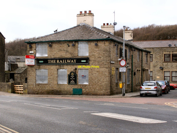Photo 6"x4" The Railway Hugh Mill c2010