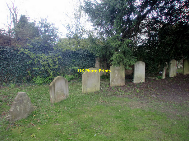 Photo 6"x4" Gravestones, High Street, Potters Bar, Hertfordshire Potters Bar c2010