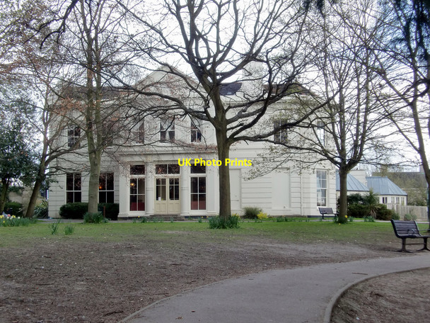 Photo 6"x4" Oakmere House, Potters Bar, Hertfordshire Potters Bar c2010