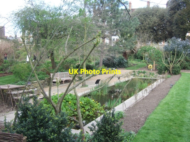 Photo 6"x4" Chelsea Physic Garden, Fortune's Tank Pond Westminster c2010