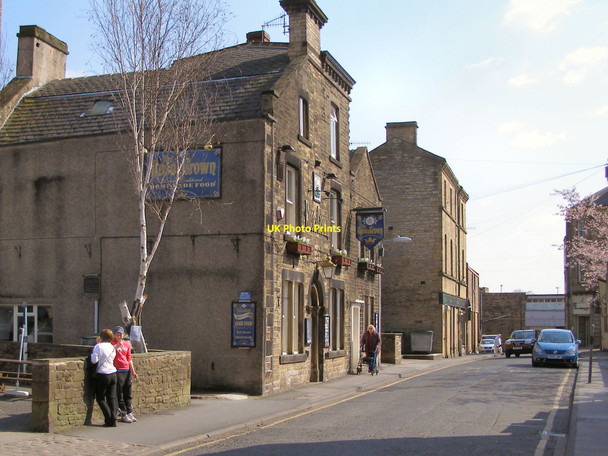 Photo 6"x4" Rose and Crown Skipton c2010