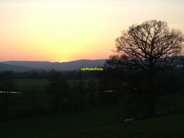 Photo 6"x4" Setting sun over the Teme Valley, Leintwardine. Kinton\/SO4074 c2010