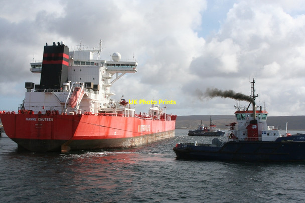 Photo 6"x4" Shuttle Tanker Hanne Knutsen being pulled off Jetty 3 atSullom Voe Oil Terminal by tugs Tystie and Tirrick Scatsta c2010