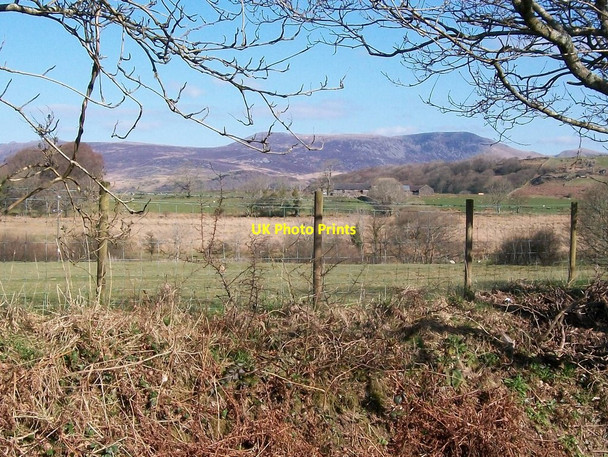 Photo 6"x4" Farmland at Clenennau with Craig Cwm Silyn in the background Golan c2010