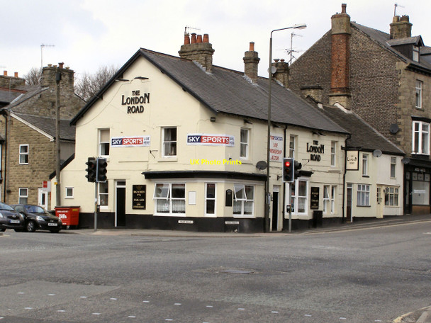 Photo 6"x4" The London Road Buxton\/SK0673 c2010