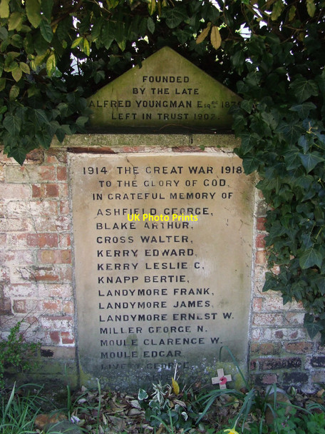 Photo 6"x4" War Memorial Bobby Hill c2010