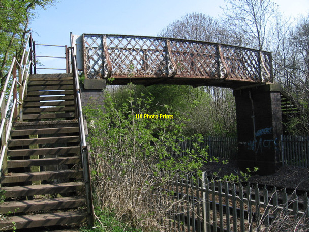 Photo 6"x4" Whaley Thorns - railway footbridge Langwith\/SK5269 c2010