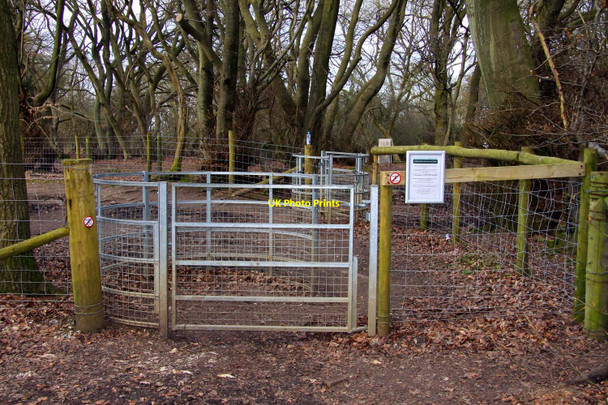 Photo 6"x4" Kissing gate to Coombe Hill Wendover c2010