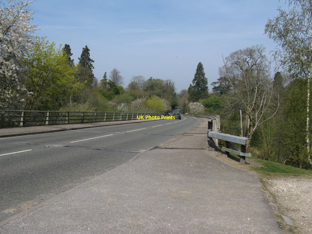 Photo 6"x4" The newish Stopham bridge carrying the A283 Stopham c2010