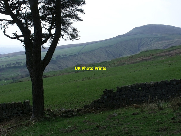 Photo 6"x4" A break in a wall Balmalloch\/NS7078 c2010