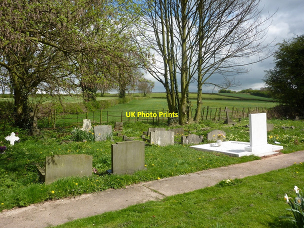 Photo 6"x4" Looking east from Clarborough churchyard Clarborough c2010