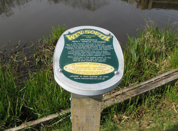 Photo 6"x4" Information post for Drungewick heavy load bridge Roundstreet Common c2010
