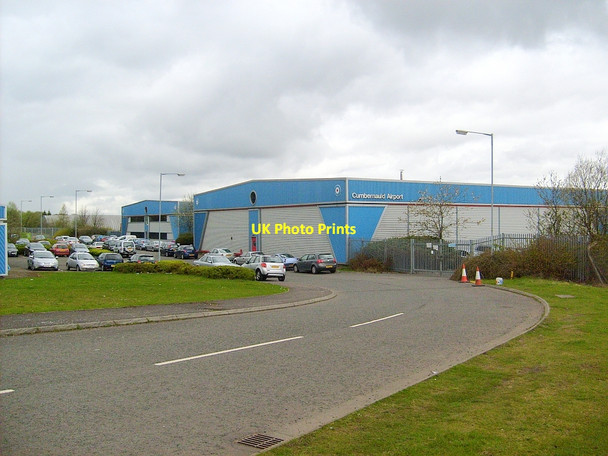Photo 6"x4" Cumbernauld Airport Wardpark\/NS7777 c2010
