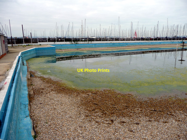 Photo 6"x4" Lymington Lido, Hampshire Lymington c2009