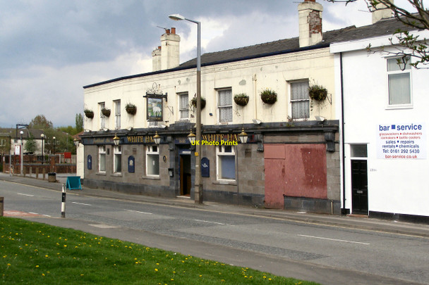 Photo 6"x4" White Hart Droylsden c2010