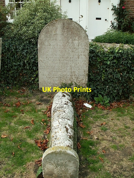 Photo 6"x4" An unusual grave Folkestone c2009