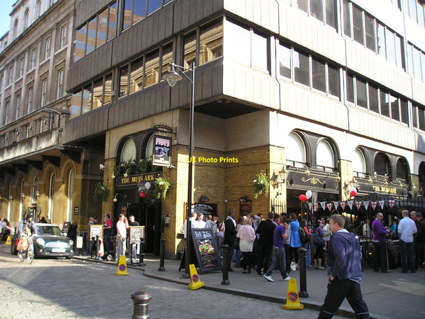 Photo 6"x4" The Mudlark Pub, London Bridge London c2010