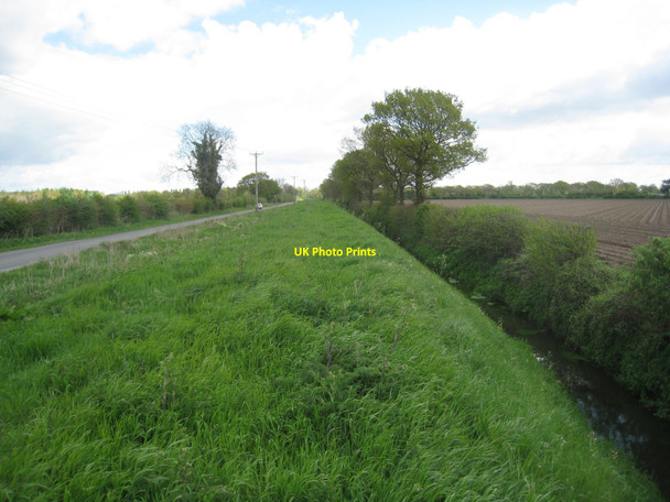 Photo 6"x4" View along Mill Dam Dyke and Girton Lane North Scarle c2010