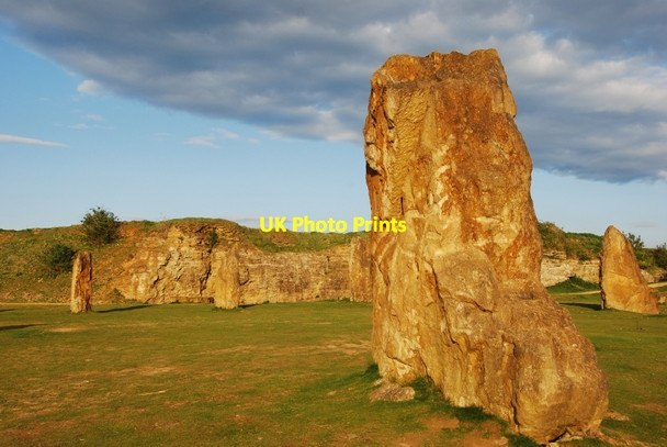Photo 6"x4" Ham Hill Country Park: Ham Stone Pillar Stoke Sub Hamdon c2010