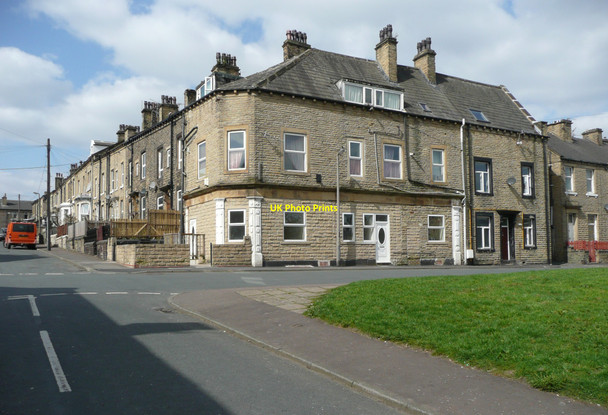 Photo 6"x4" Former shop, Charles Street, Elland Elland c2010