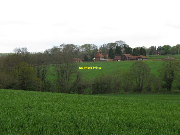 Photo 6"x4" Oast house at Holms Farm Foxhunt Green c2010