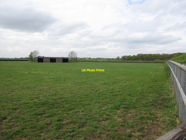 Photo 6"x4" Stud farm field and shelter Dullingham Ley c2010