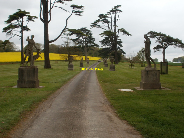 Photo 6"x4" Charborough Park, statues Newton Peveril c2010