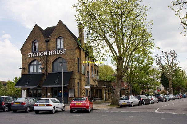 Photo 6"x4" The Station House Chiswick c2010