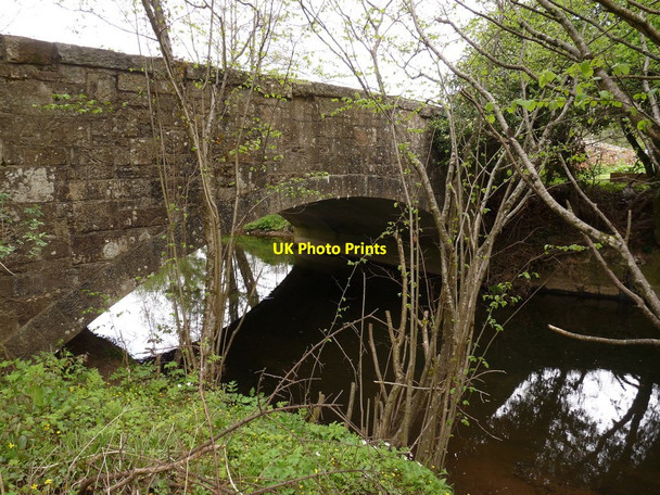 Photo 6"x4" Newland Bridge on the river Taw as seen from downstream North Tawton c2010