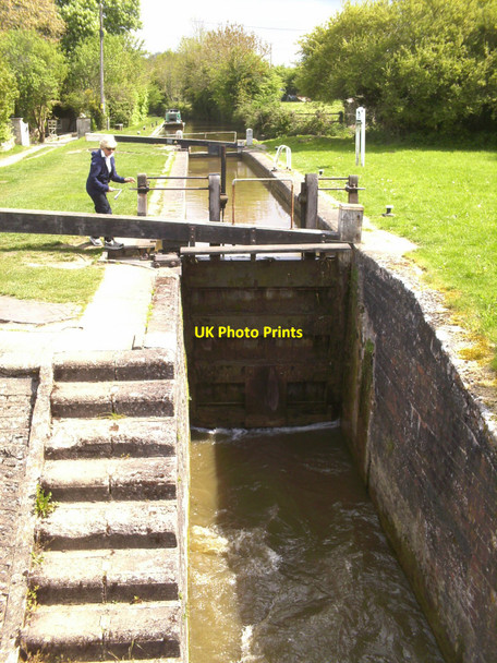Photo 6"x4" Pigeon Lock Enslow c2010