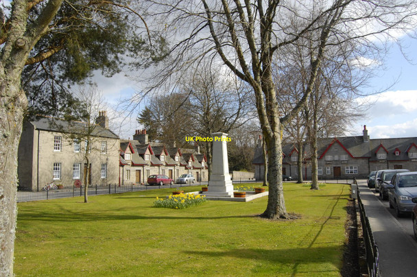 Photo 6"x4" Monymusk village green Monymusk c2010