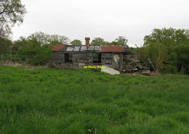 Photo 6"x4" Derelict cottage on Bailing Hill Farm Horsham\/TQ1731 c2010
