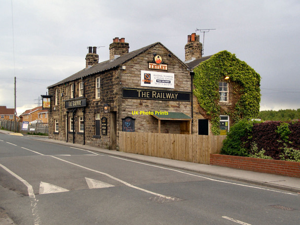 Photo 6"x4" The Railway East Ardsley c2010
