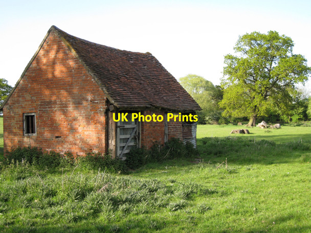 Photo 6"x4" Small brick-and-tile building in a field Copt Green c2010